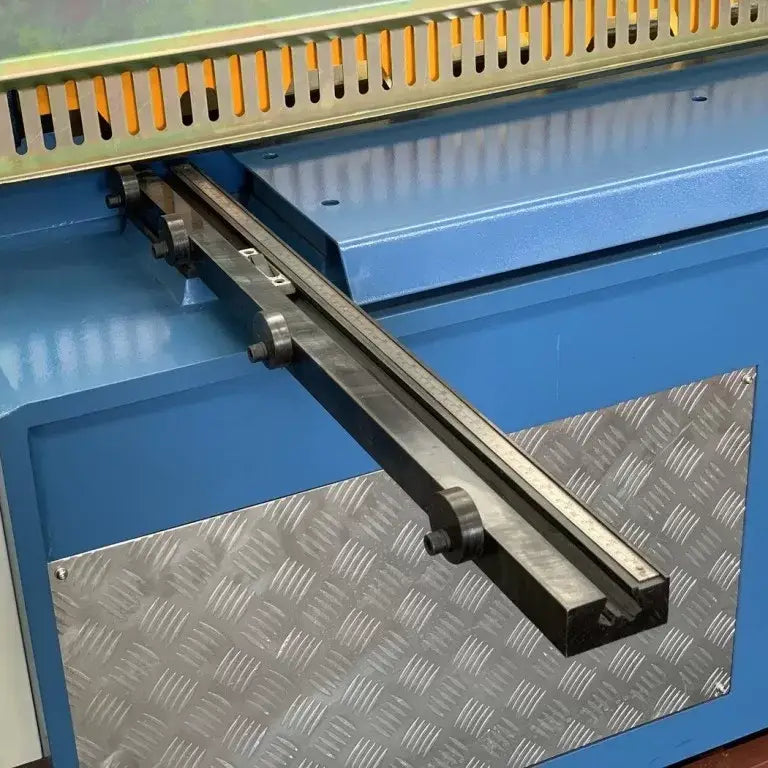 Hydraulic Guillotine 2500mm x 4mm, Back Gauge, Quick Blade Gap Setting