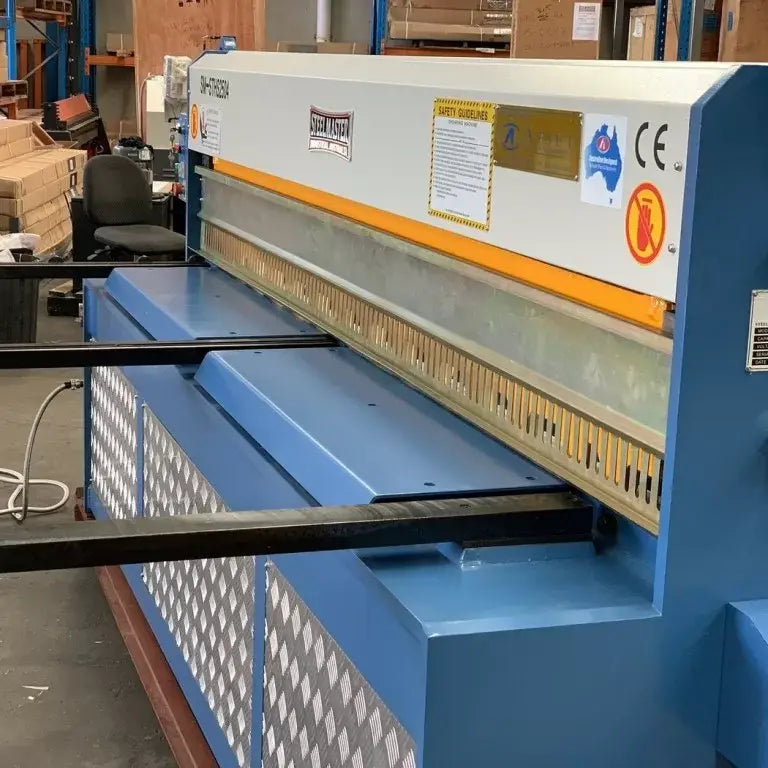 Hydraulic Guillotine 2500mm x 4mm, Back Gauge, Quick Blade Gap Setting