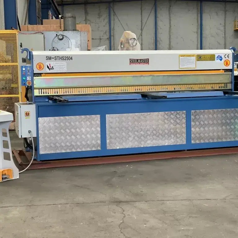Hydraulic Guillotine 2500mm x 4mm, Back Gauge, Quick Blade Gap Setting