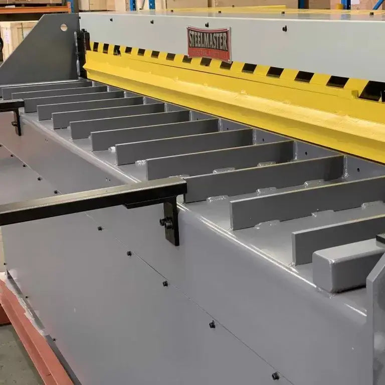 SM-STHS2516. 240Volt. Hydraulic Guillotine 2470mm x 1.6mm, Back Gauge, Roving Foot Pedal