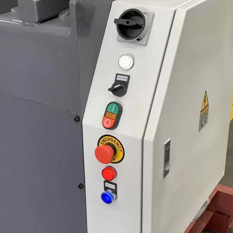 SM-STHS2516. 240Volt. Hydraulic Guillotine 2470mm x 1.6mm, Back Gauge, Roving Foot Pedal