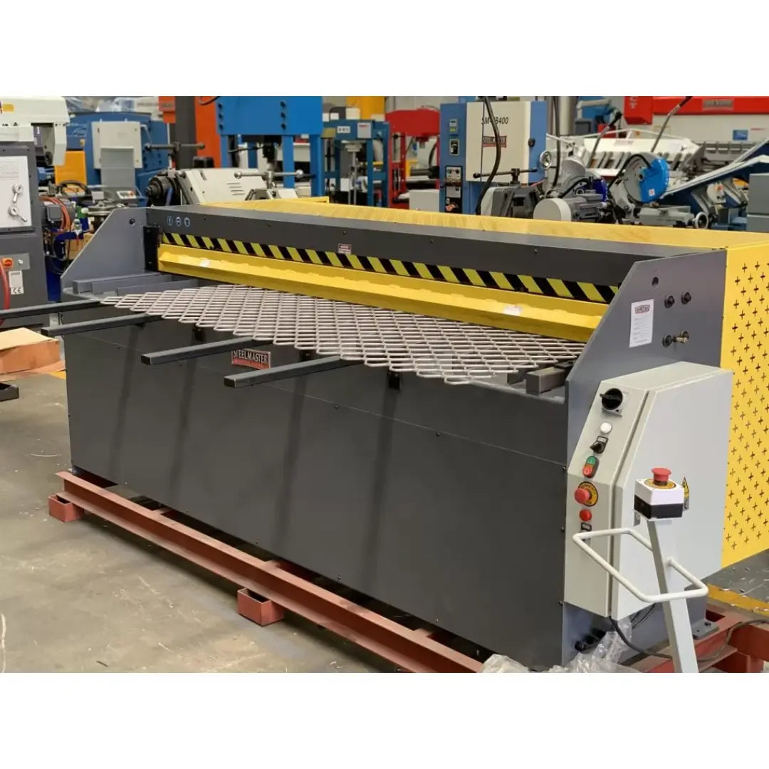 Hydraulic Guillotine 2470mm x 7mm 240V. SM-STHS2516 Security Mesh Model.