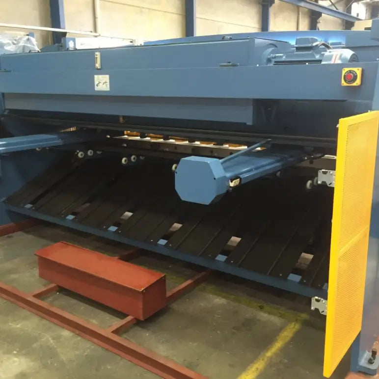 Steelmaster SM-SBHS3206PSS Hydraulic Guillotine 3200mm x 6.5mm, Rear Sheet Supports, Power Ballscrew Back Gauge