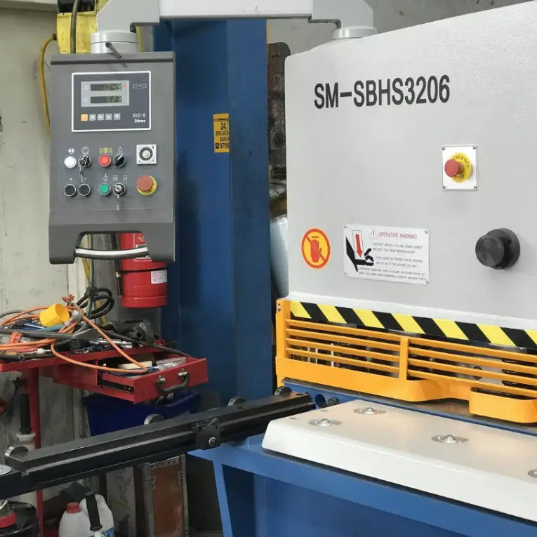 Steelmaster SM-SBHS3206PSS Hydraulic Guillotine 3200mm x 6.5mm, Rear Sheet Supports, Power Ballscrew Back Gauge
