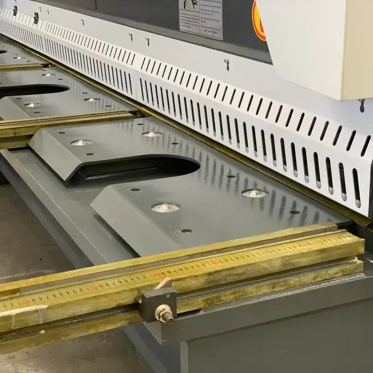 Guillotine Variable Rake 3200mm x 8mm, P40T CNC Touch Screen