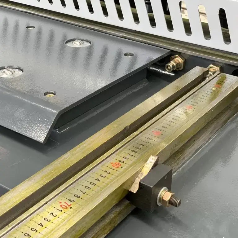 Guillotine Variable Rake 4000mm x 8mm, P40T CNC Touch Screen Control