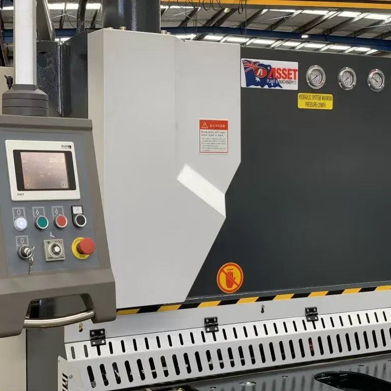 Guillotine Variable Rake 4000mm x 8mm, P40T CNC Touch Screen Control