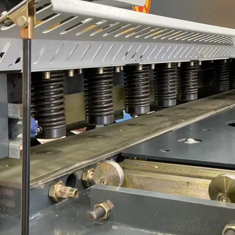 Guillotine Variable Rake 4000mm x 8mm, P40T CNC Touch Screen Control