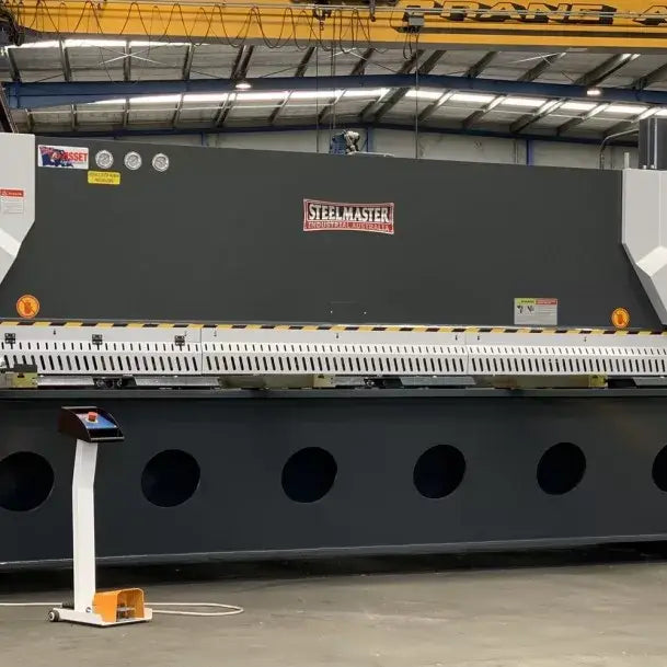 Guillotine Variable Rake 4000mm x 8mm, P40T CNC Touch Screen Control