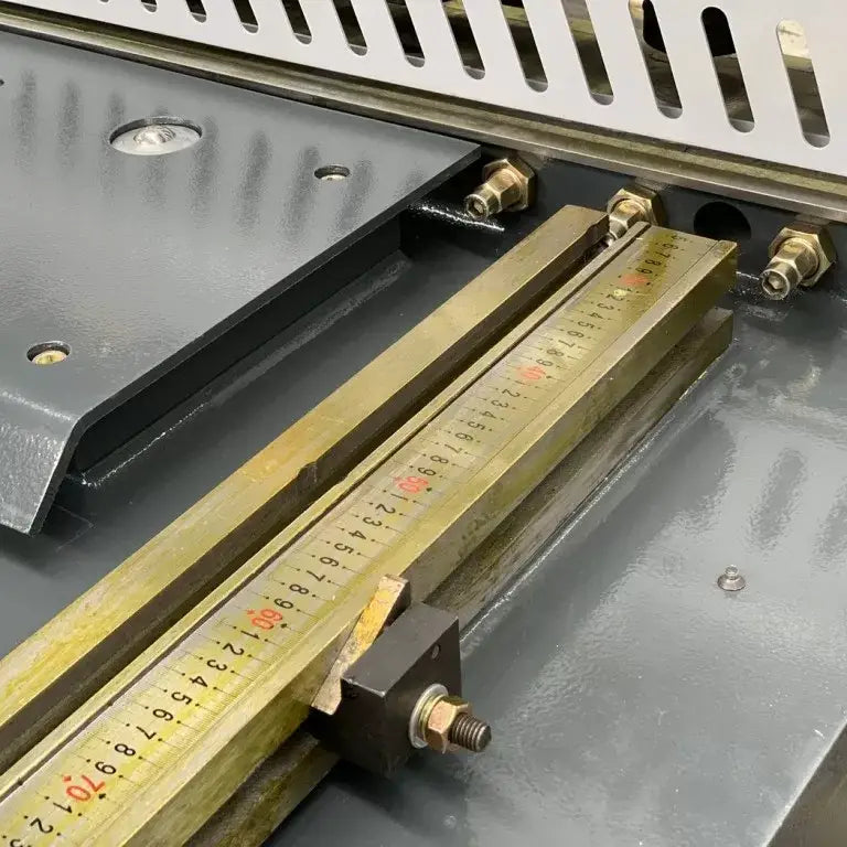 Guillotine Variable Rake 4000mm x 8mm, P40T CNC Touch Screen Control
