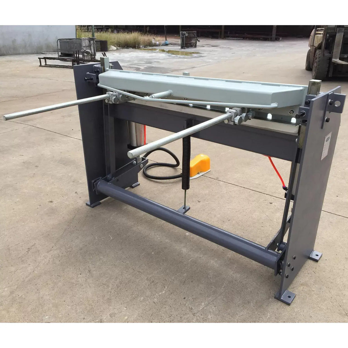 Guillotine Pneumatic Operation, 1270mm x 1.6mm, Remote Foot