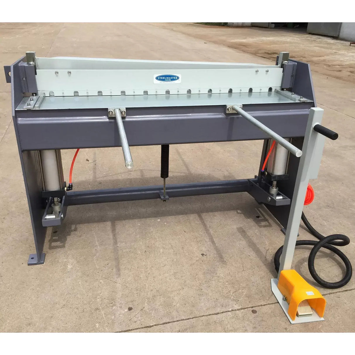 Guillotine Pneumatic Operation, 1270mm x 1.6mm, Remote Foot