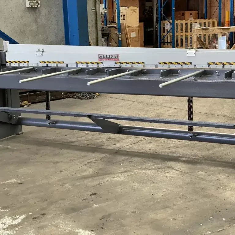 Guillotine Manual Treadle, 2500mm x 1.2mm, Adjustable Gibs