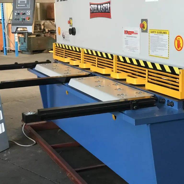 Steelmaster sm-sbhs2504 Hydraulic Guillotine 2500mm x 4mm with Power Ballscrew Back Gauge