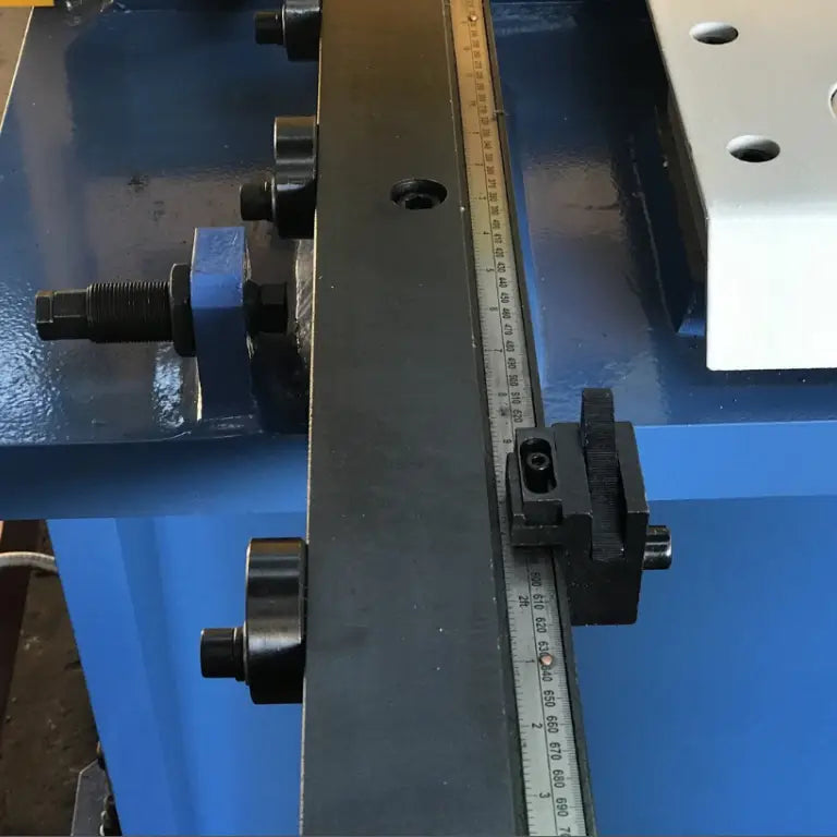 Steelmaster sm-sbhs2504 Hydraulic Guillotine 2500mm x 4mm with Power Ballscrew Back Gauge