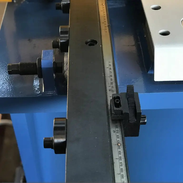 Steelmaster sm-sbhs2504 Hydraulic Guillotine 2500mm x 4mm with Power Ballscrew Back Gauge