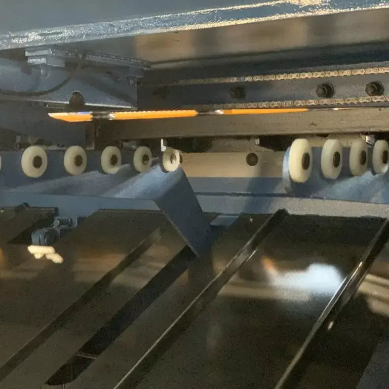 Steelmaster SM-SBHS2506PSS Hydraulic Guillotine 2500mm x 6.5mm, rear sheet supports, Power Ballscrew