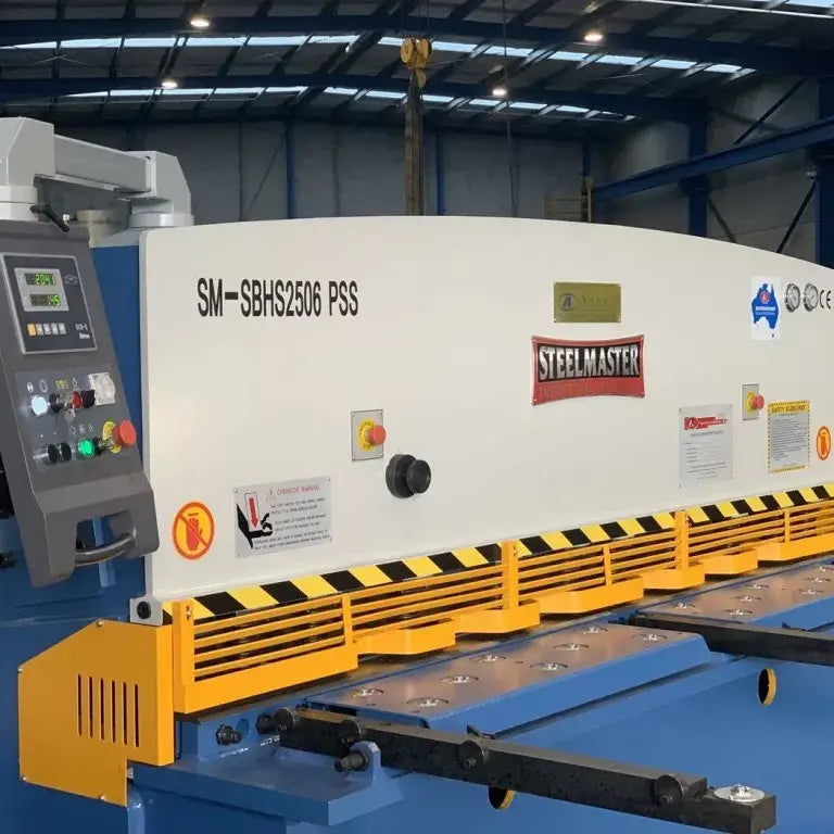 Steelmaster sm-sbhs2506 Hydraulic Guillotine, 2500mm x 6.5mm with Power Ballscrew Back Gauge
