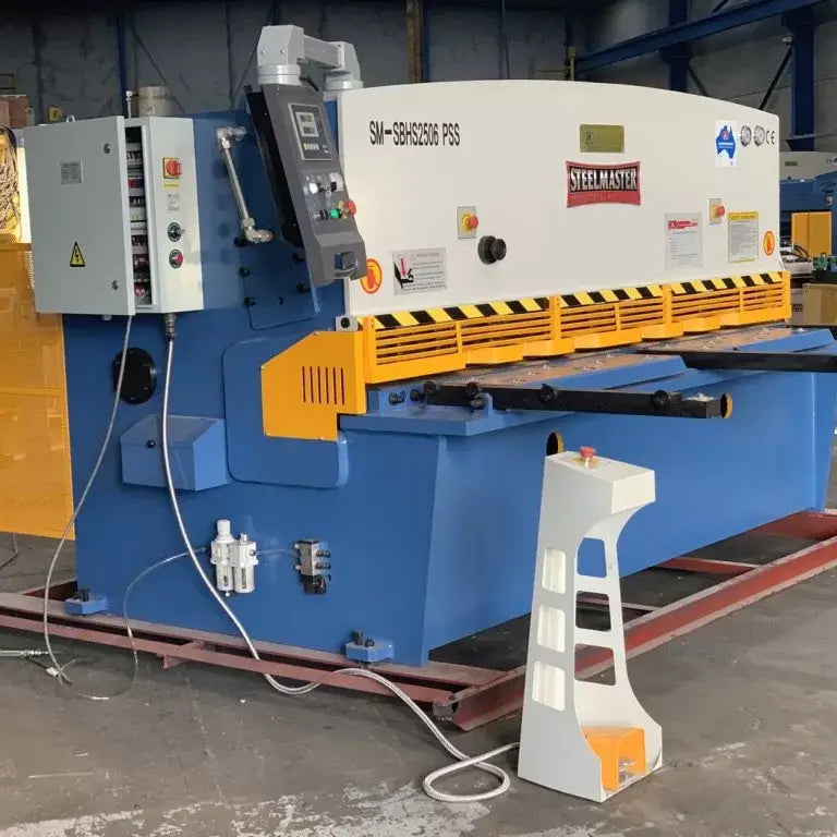Steelmaster SM-SBHS2506PSS Hydraulic Guillotine 2500mm x 6.5mm, rear sheet supports, Power Ballscrew