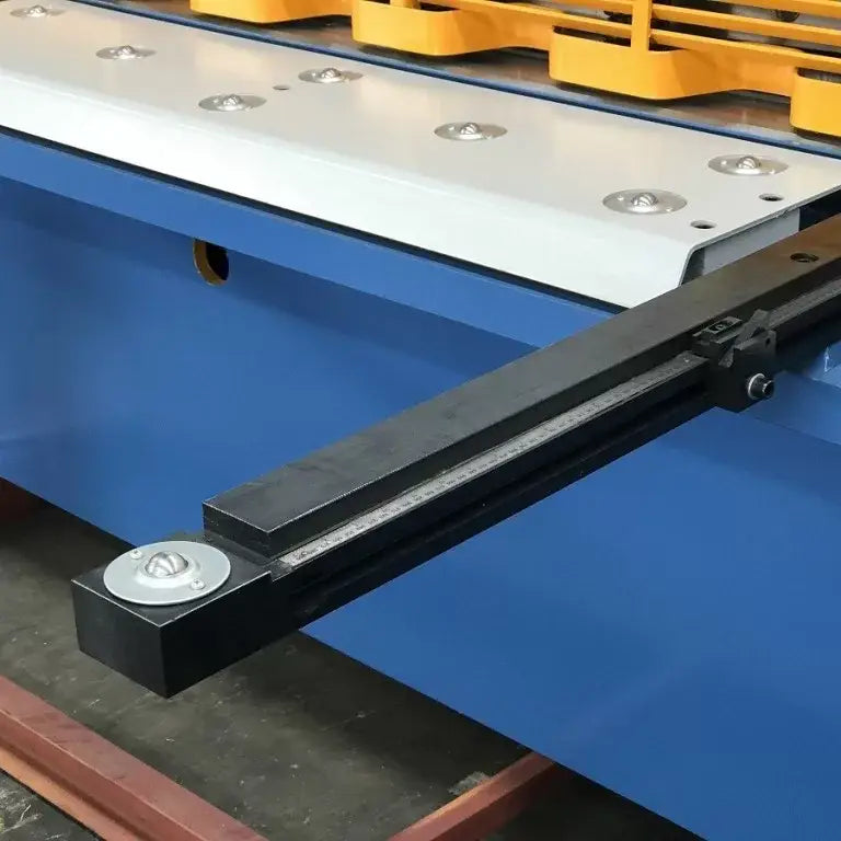Steelmaster sm-sbhs2506 Hydraulic Guillotine, 2500mm x 6.5mm with Power Ballscrew Back Gauge