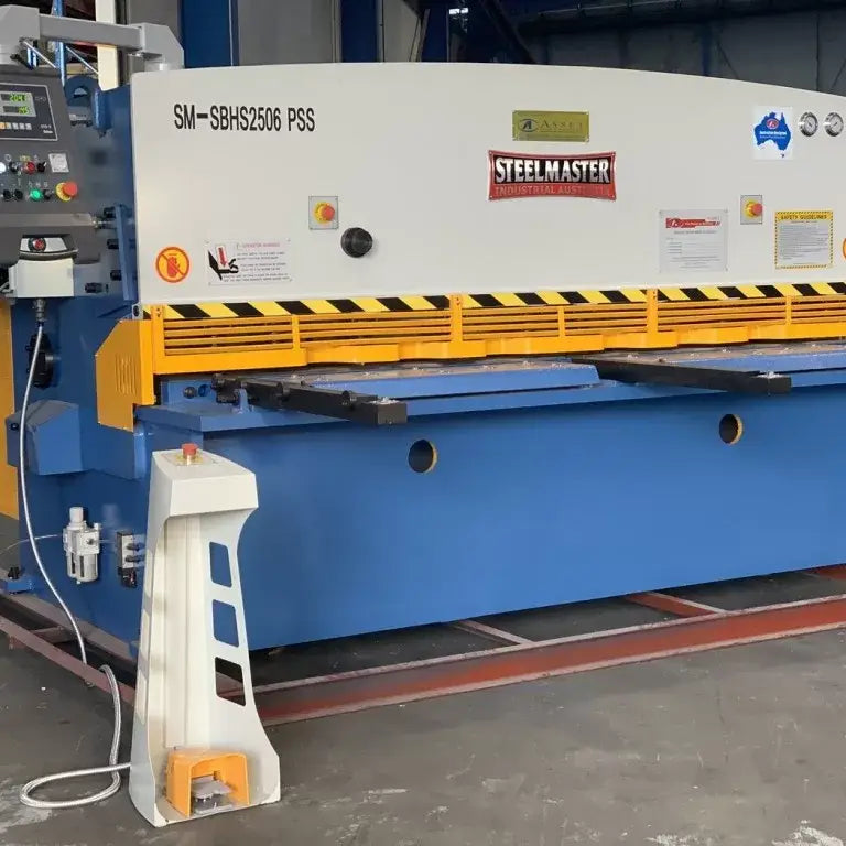 Steelmaster sm-sbhs2506 Hydraulic Guillotine, 2500mm x 6.5mm with Power Ballscrew Back Gauge