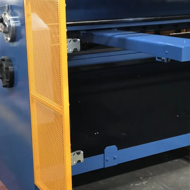 Hydraulic Guillotine, 4000mm x 6.5mm with Power Ballscrew Back Gauge