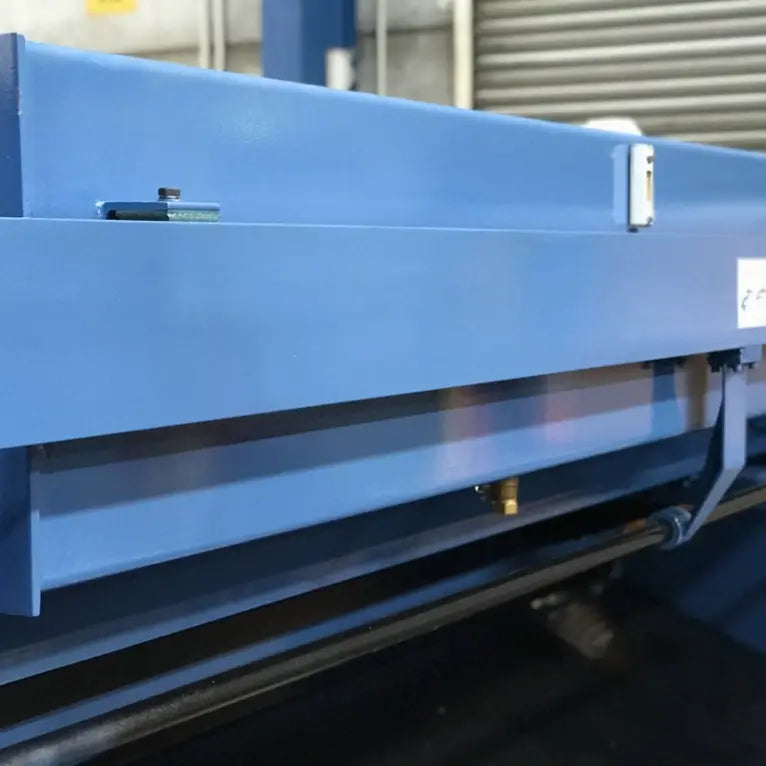 Hydraulic Guillotine, 4000mm x 6.5mm with Power Ballscrew Back Gauge