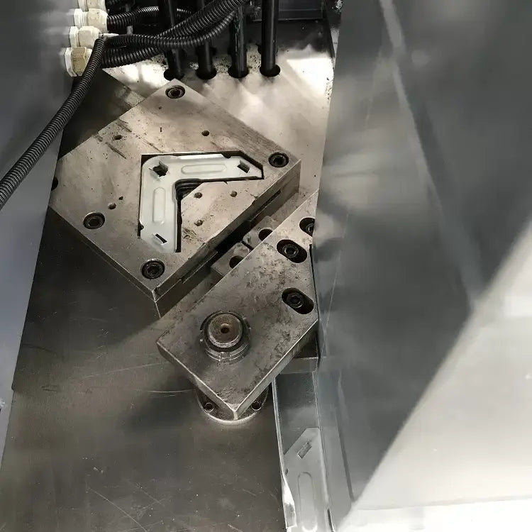 HVAC - Double Sided Corner TDF / TDC Auto Corner Inserter. Steelmaster Model: CC1-1600
