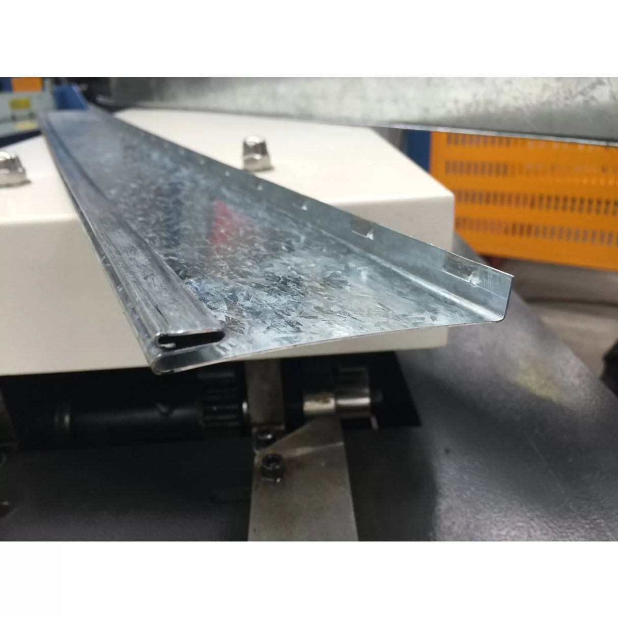 HVAC / Sheetmetal Button Punch Snap Lock. Steelmaster Model: SM-SLC-20. Lock Former 1.0mm Capacity