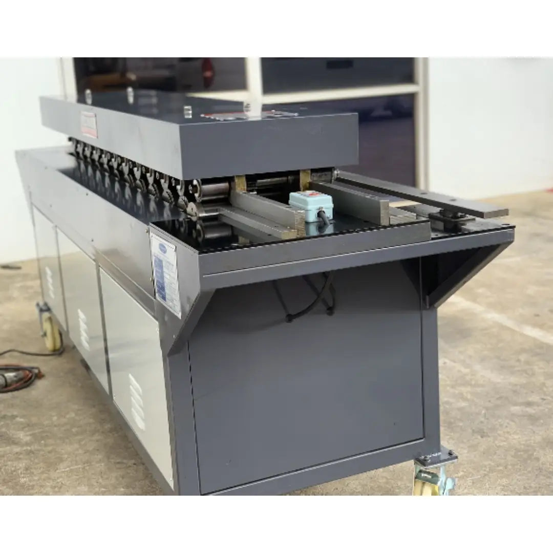 HVAC / Sheetmetal TDF Duct Roll Former. Steelmaster Model: TDF 1.6, 16 Station, 25mm &amp; 35mm Includes Small Parts Feeder, Must Have For All HVAC Shops – 3Ph. 415Volt