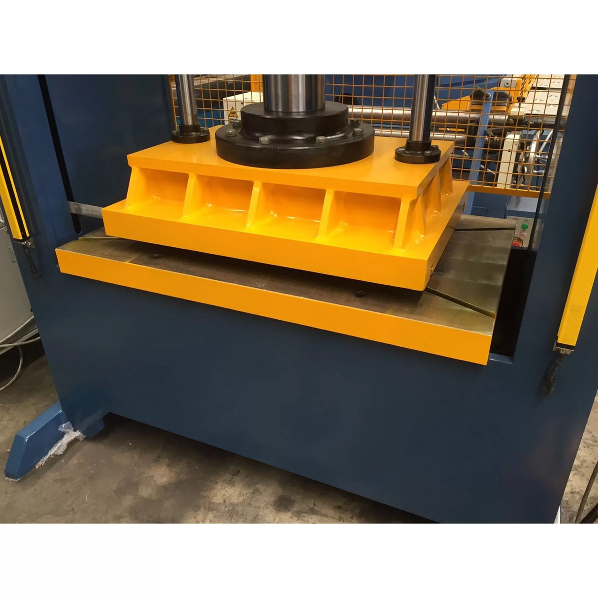 Hydraulic Press, 310 Ton Capacity, Heavy Duty Industrial