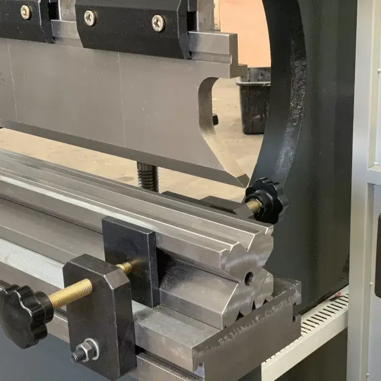 ASSET Industrial Hydraulic NC Pressbrake. 3200mm x 135Ton. 2 Axis Estun E21 Controller