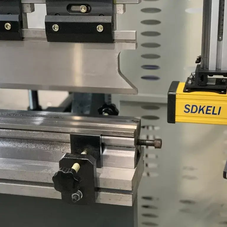 CNC Hydraulic Pressbrake. 4000mm x 175Ton. 2 Axis CNC iCON Graphical