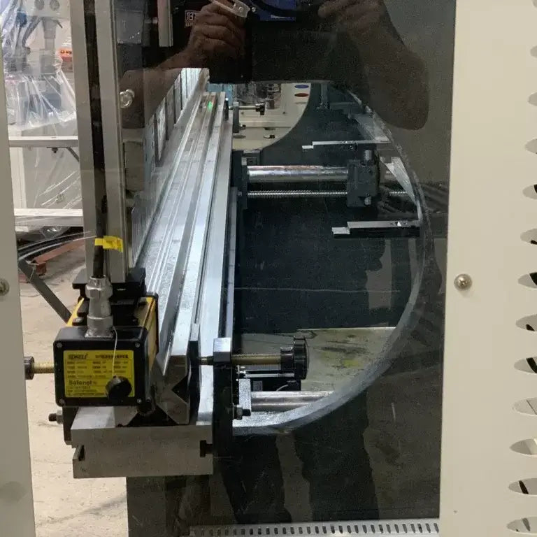 CNC Hydraulic Pressbrake. 4000mm x 175Ton. 2 Axis CNC iCON Graphical
