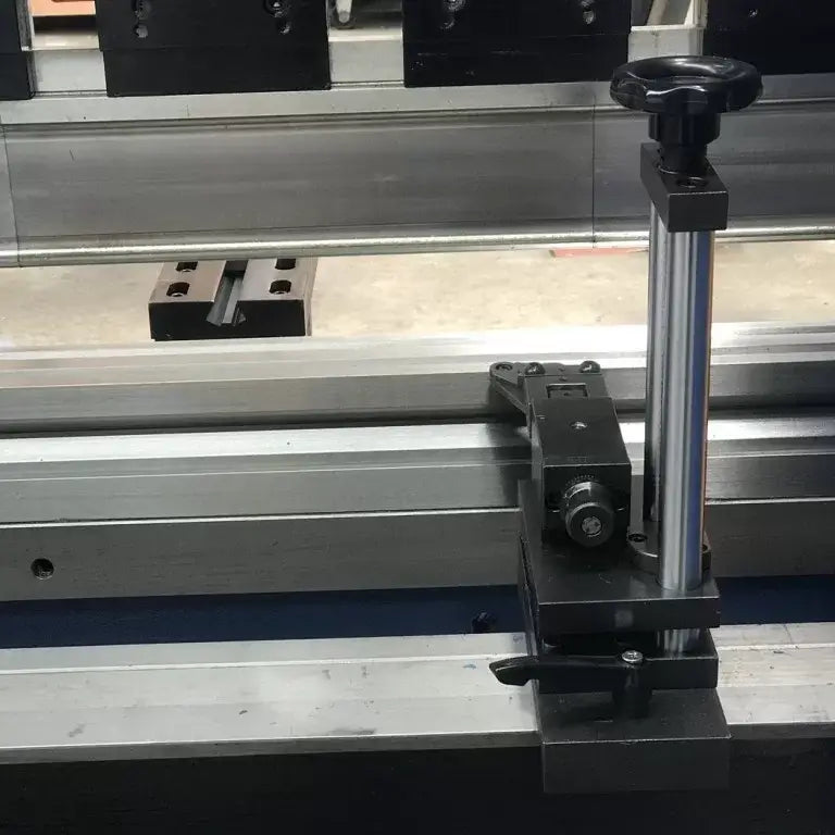 ULTIMO CNC Pressbrake 3200mm x 90Ton. 2 Axis Graphical CNC Controller, Precision Servo Drive.