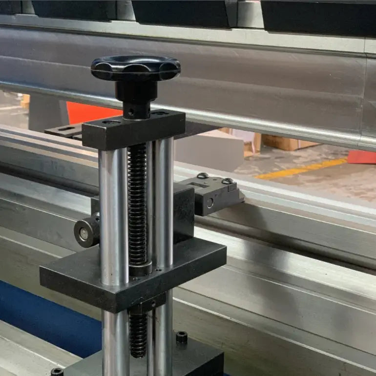 ULTIMO CNC Pressbrake 4000mm x 135Ton. 2 Axis Graphical CNC Controller, Precision Servo Drive.