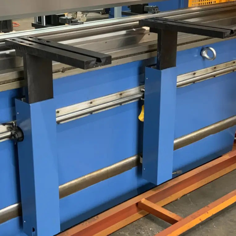 ULTIMO CNC Pressbrake 4000mm x 135Ton. 2 Axis Graphical CNC Controller, Precision Servo Drive.