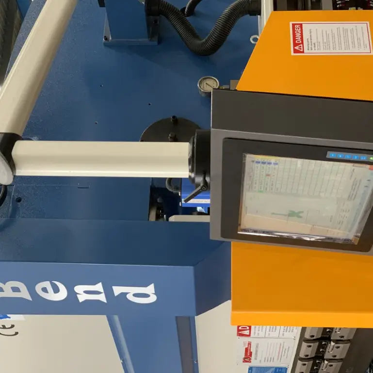 ULTIMO CNC Pressbrake 4000mm x 135Ton. 2 Axis Graphical CNC Controller, Precision Servo Drive.