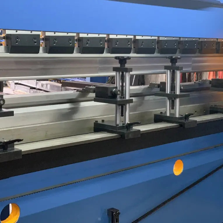 ULTIMO CNC Pressbrake 4000mm x 135Ton. 2 Axis Graphical CNC Controller, Precision Servo Drive.