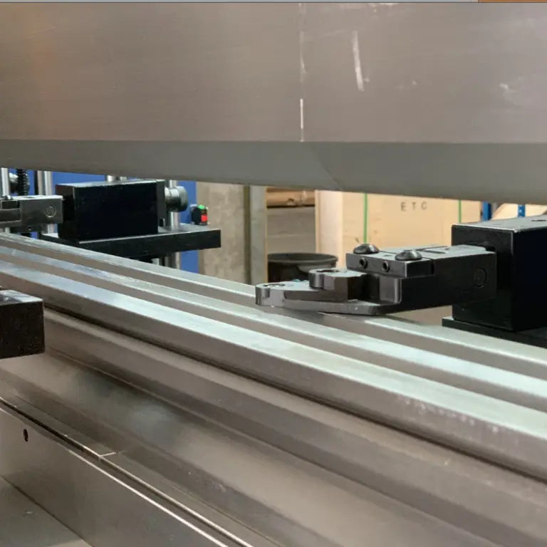 ULTIMO CNC Pressbrake 4000mm x 135Ton. 2 Axis Graphical CNC Controller, Precision Servo Drive.