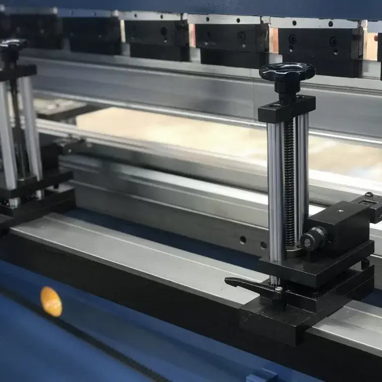 iBend CNC Pressbrake - ULTIMO. 2 Axis Graphical CNC Controller, Precision Servo Drive.