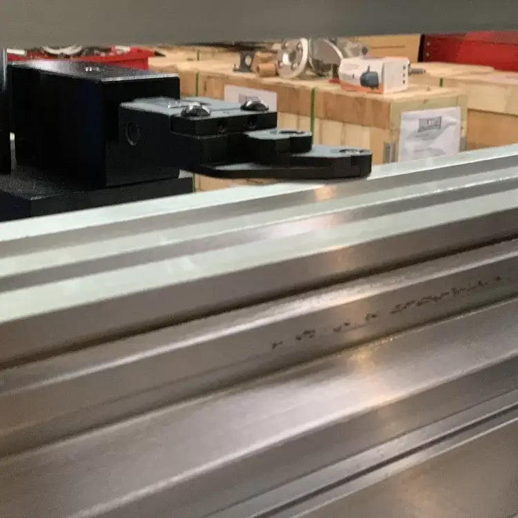 iBend CNC Pressbrake - ULTIMO. 2 Axis Graphical CNC Controller, Precision Servo Drive.