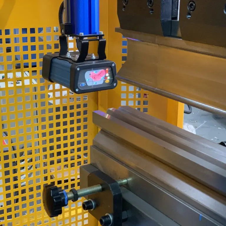 iBend CNC Pressbrake - ULTIMO. 2 Axis Graphical CNC Controller, Precision Servo Drive.