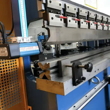 CNC Pressbrake ULTIMO 3200mm x 175Ton - 2 Axis Graphical CNC Controller, Precision Servo Drive