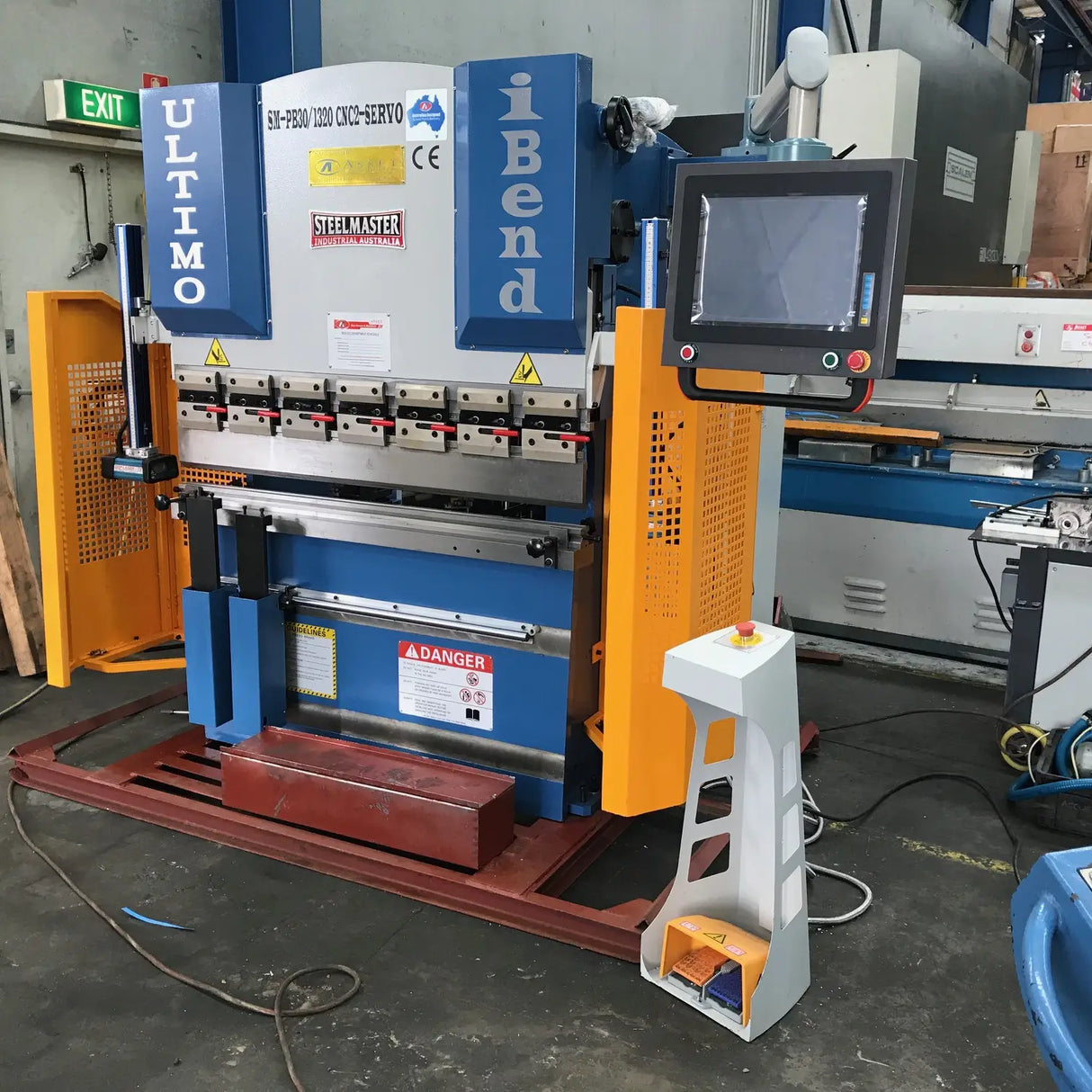 Ultimo CNC Pressbrake 1320MM X 40 Ton. 2 Axis Graphical CNC Controller, Precision Servo Drive