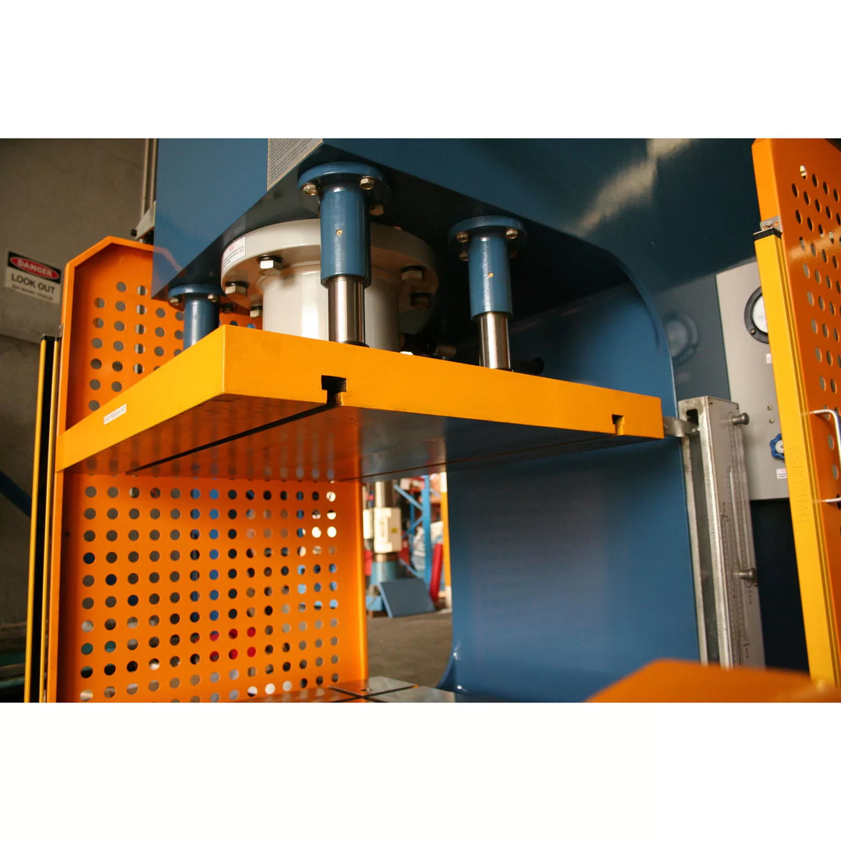 Open Front Hydraulic Press, 200 Ton Capacity, Heavy Duty