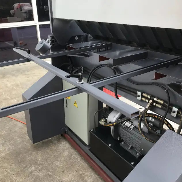 ASSET INDUSTRIAL. 240Volt. HFM-2-1300B Hydraulic Panbrake Folder. 1300mm x 2mm.
