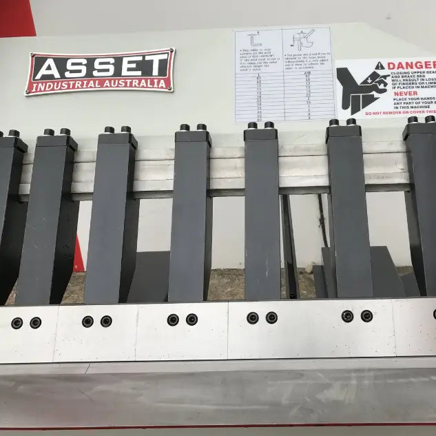 ASSET INDUSTRIAL. 240Volt. HFM-2-1300B Hydraulic Panbrake Folder. 1300mm x 2mm.