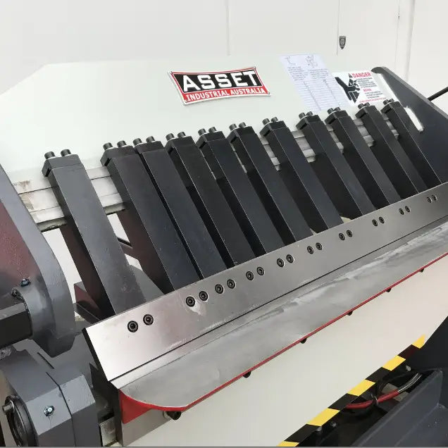 ASSET INDUSTRIAL. 240Volt. HFM-2-1300B Hydraulic Panbrake Folder. 1300mm x 2mm.