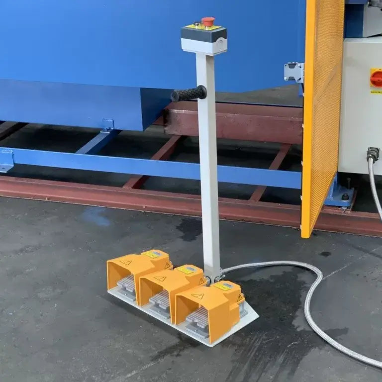 Panbrake Folder, Full Hydraulic, 2500mm x 4mm with NC1 Programmable Angle Controller
